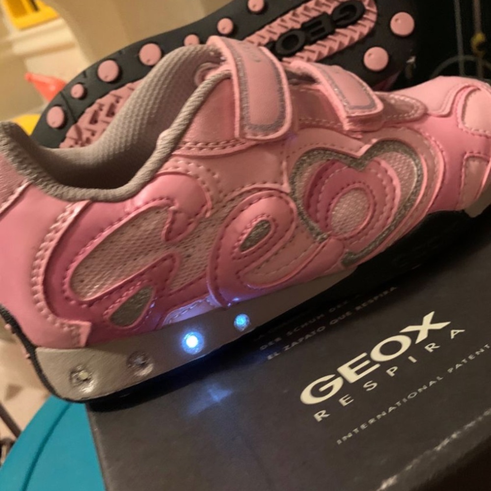 New Kids Geox Light up Sneakers